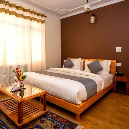 Hotel Om Ladakh Лех Екстериор снимка