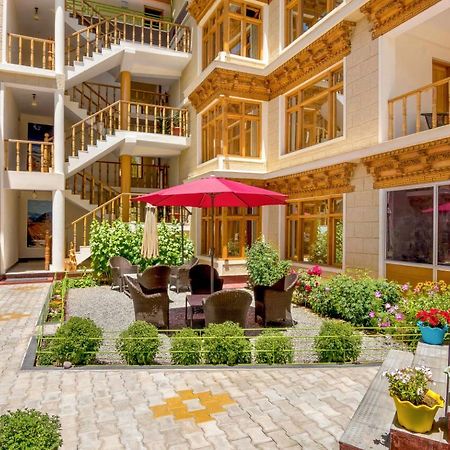 Hotel Om Ladakh Лех Екстериор снимка