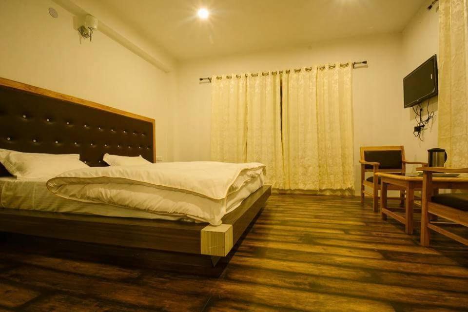 Hotel Om Ladakh Лех Екстериор снимка