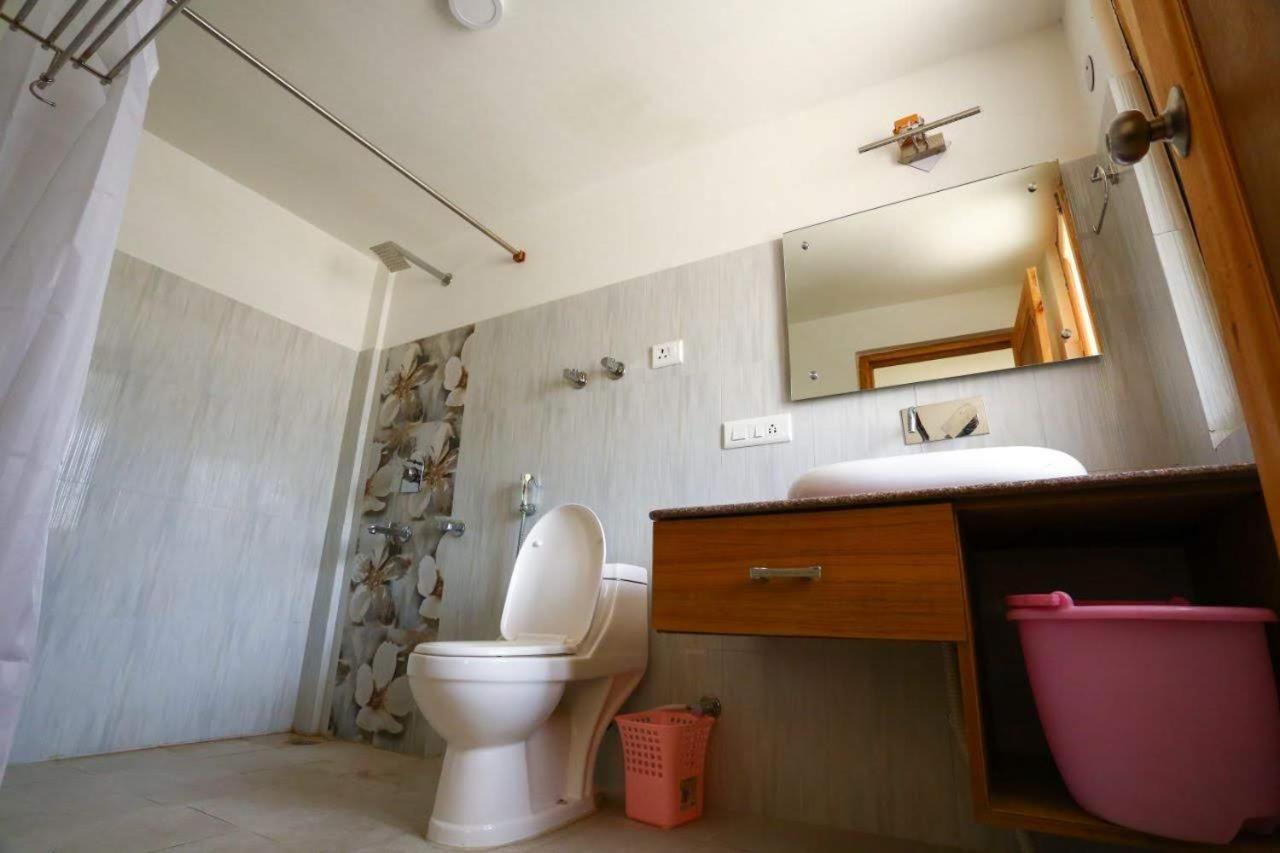 Hotel Om Ladakh Лех Екстериор снимка
