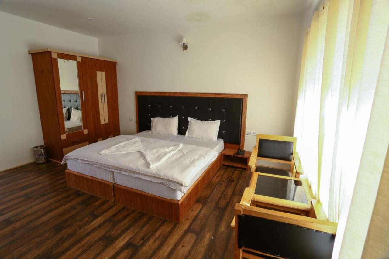 Hotel Om Ladakh Лех Екстериор снимка