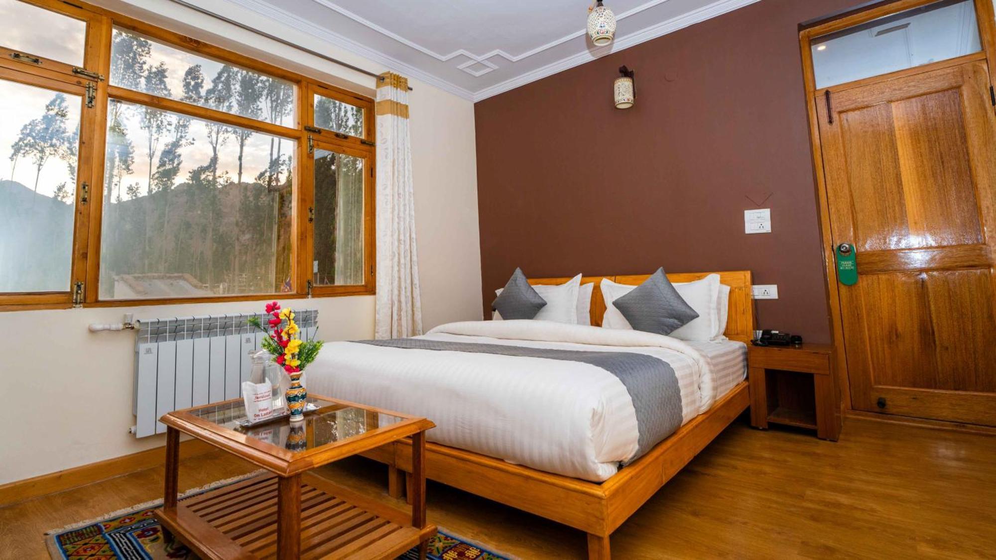 Hotel Om Ladakh Лех Екстериор снимка