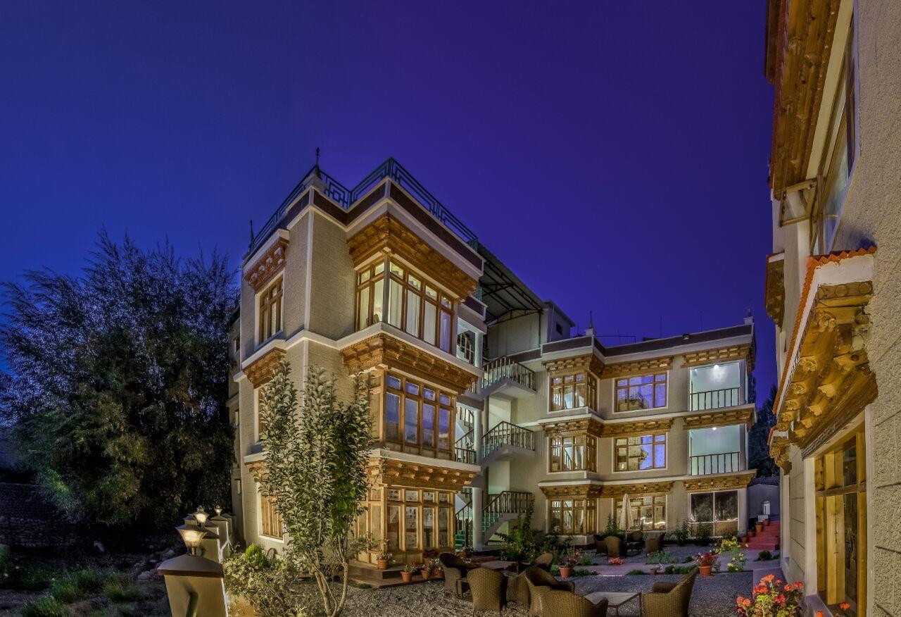 Hotel Om Ladakh Лех Екстериор снимка