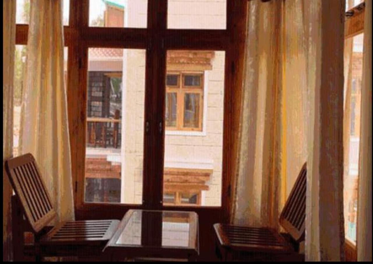 Hotel Om Ladakh Лех Екстериор снимка