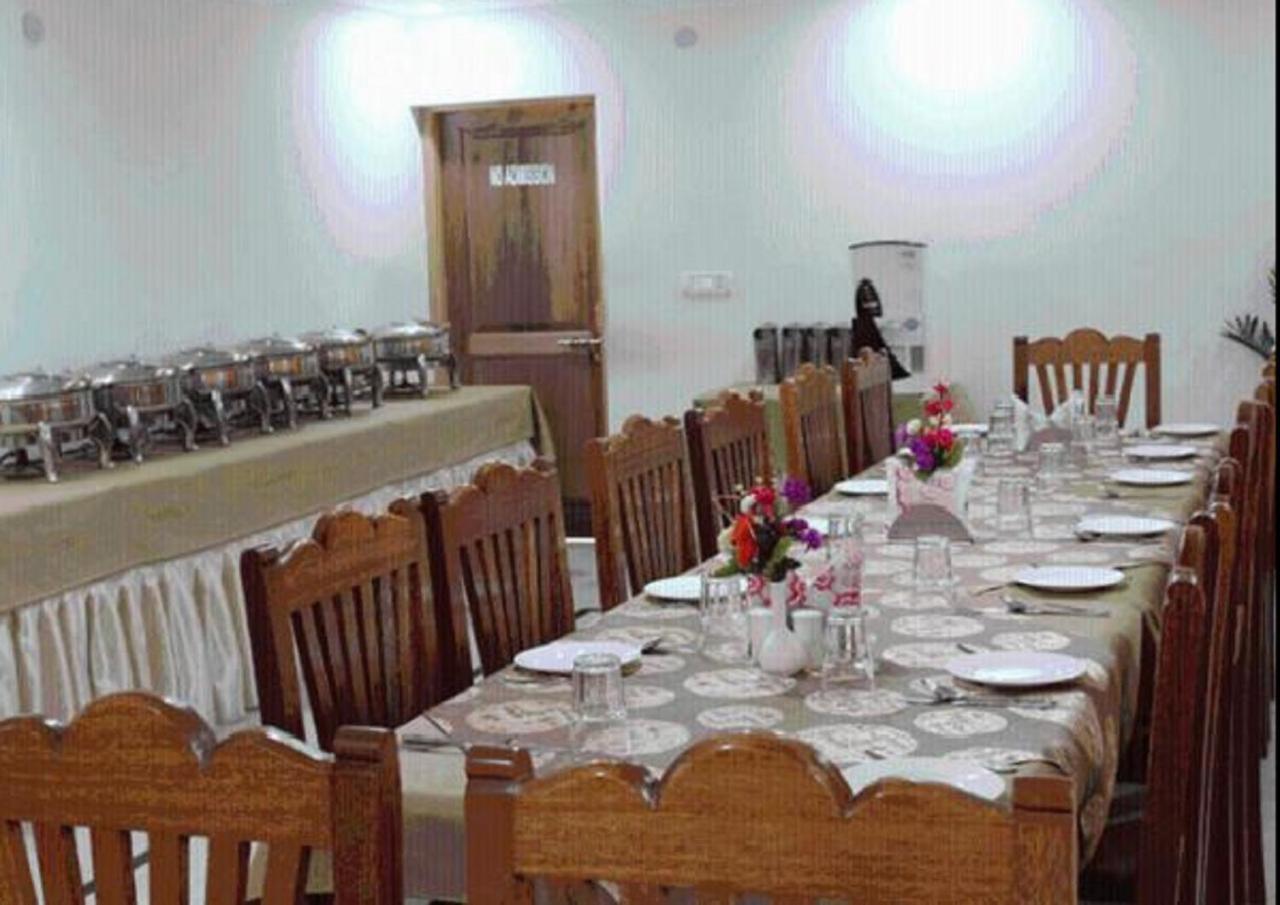 Hotel Om Ladakh Лех Екстериор снимка